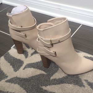 Cream boots with gold